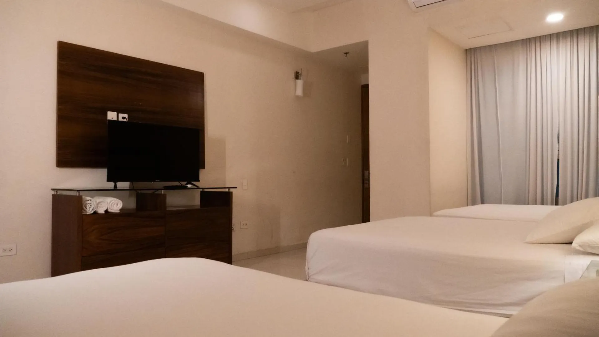 קנקון Infinity Suites Triple Room 206 0*,  מקסיקו