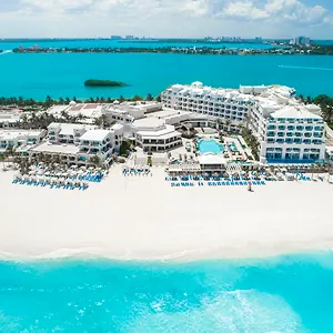 Wyndham Alltra Cancún
